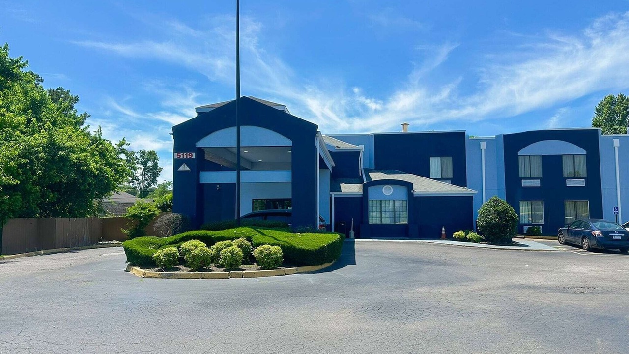 Photo of Outdoor in Parkway Village