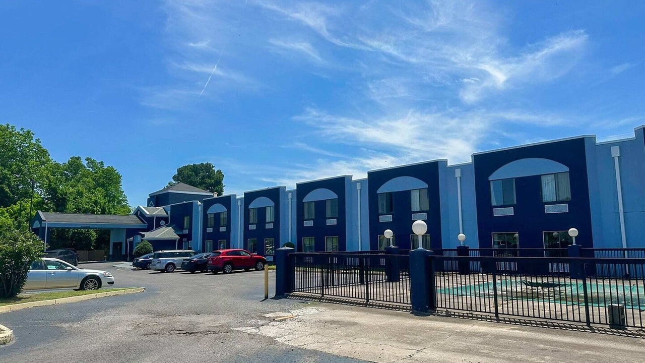 Photo of Outdoor in Parkway Village