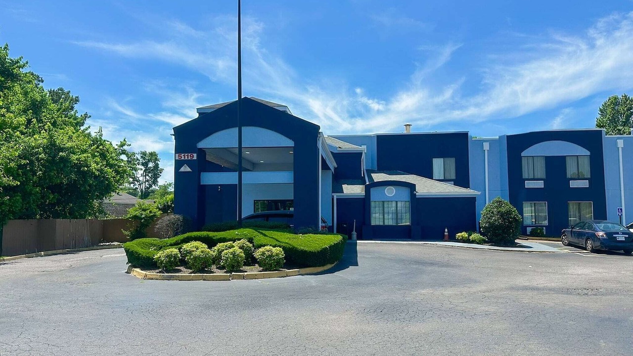 Photo of Outdoor in Parkway Village