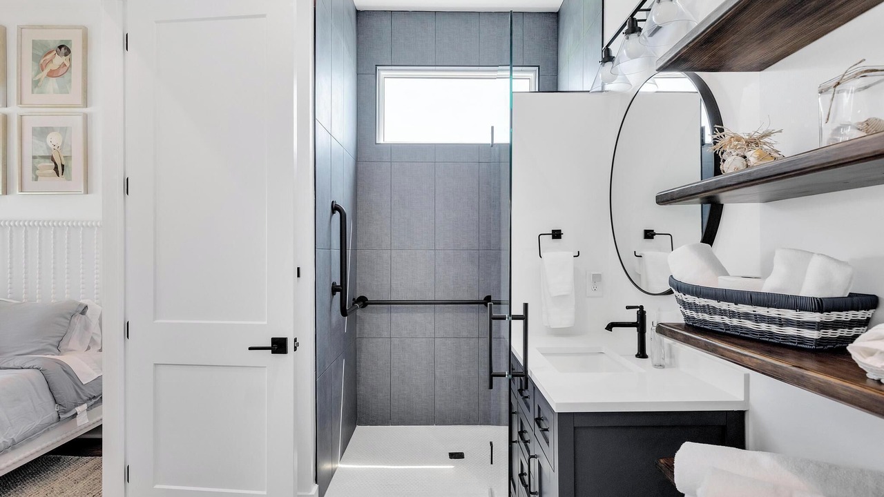 Photo of Bathroom in Emerald Isle