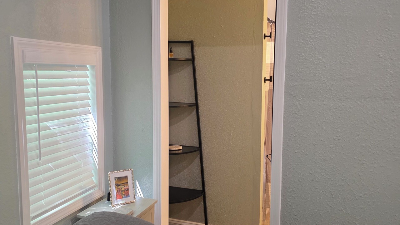 Photo of Bedroom in Madisonville