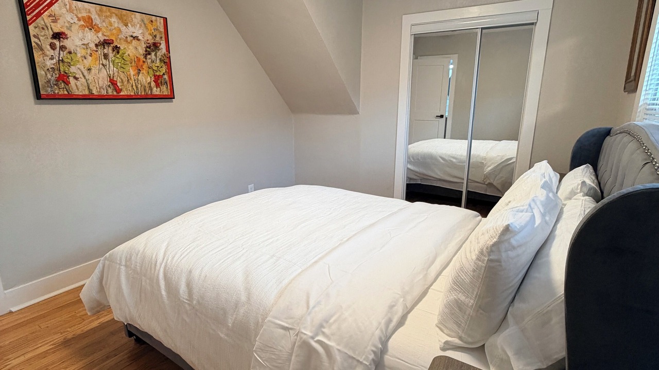 Photo of Bedroom in Rosedale