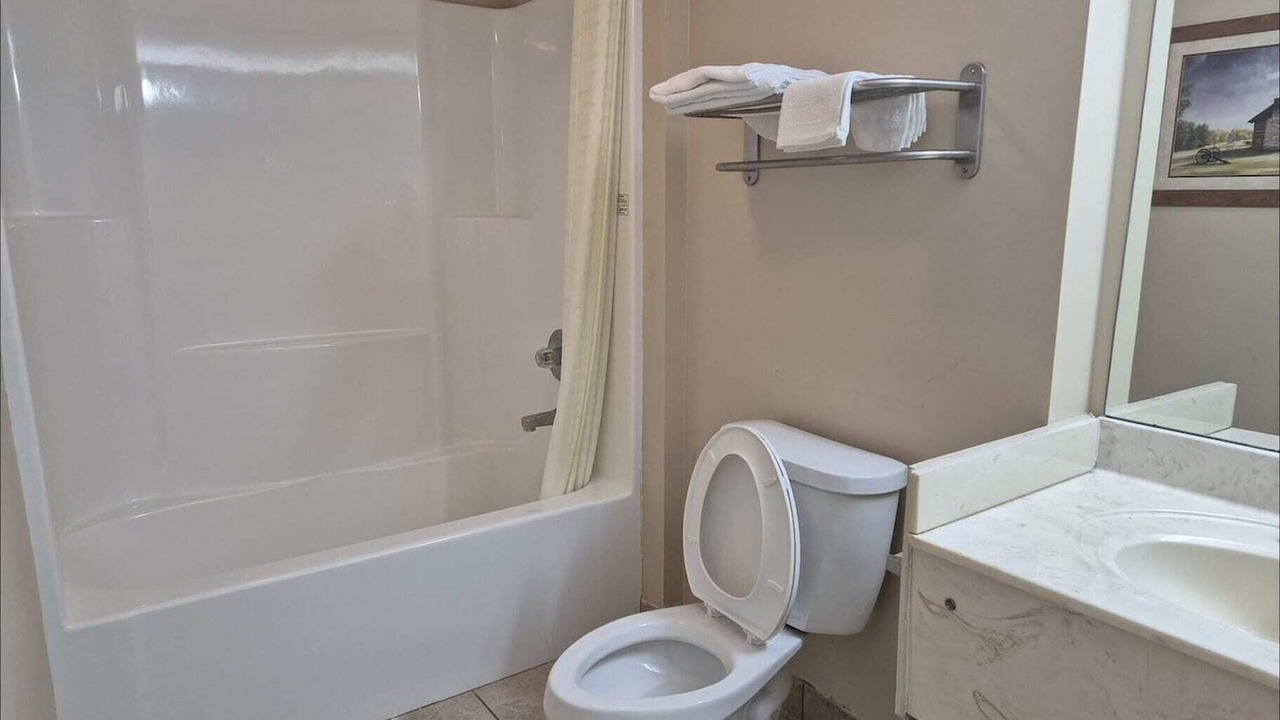 Photo of Bathroom in Chickamauga