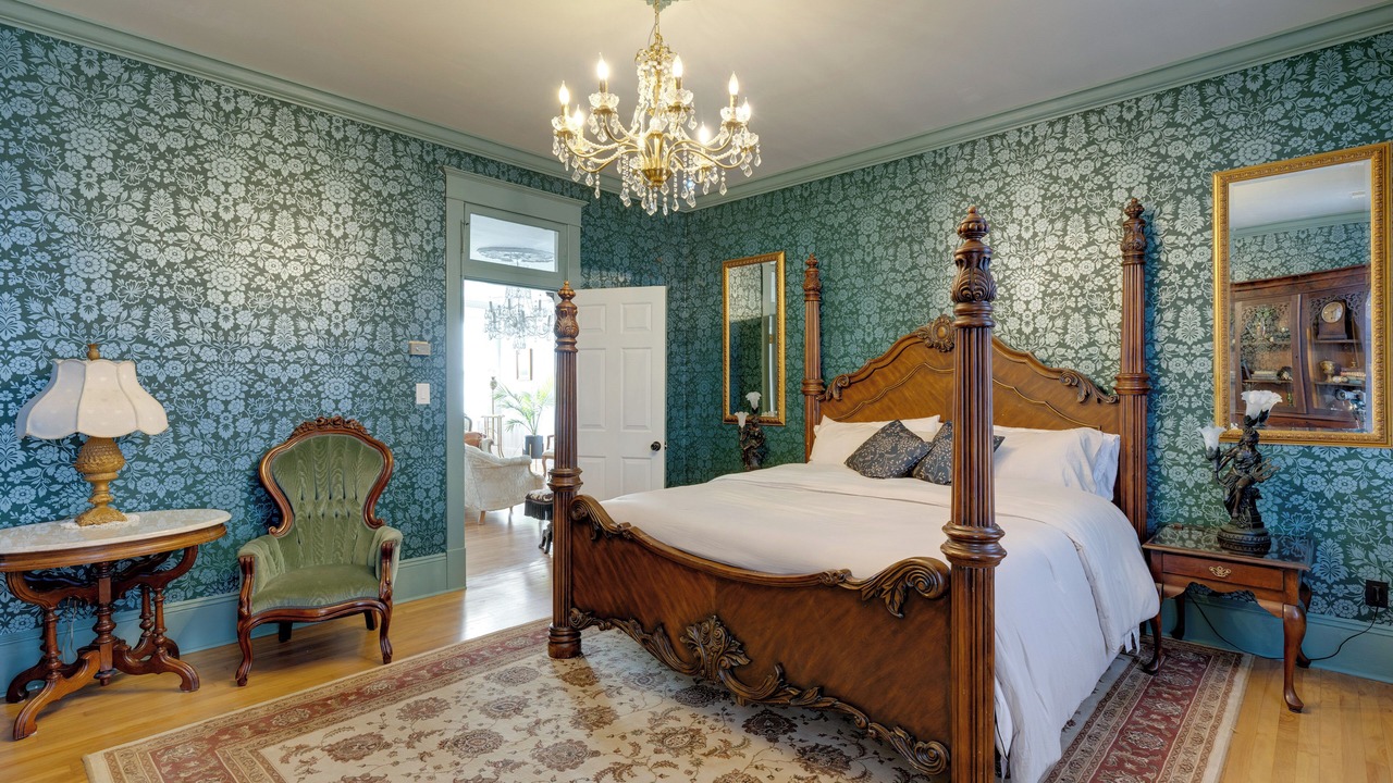 Photo of Bedroom in Lawrenceburg