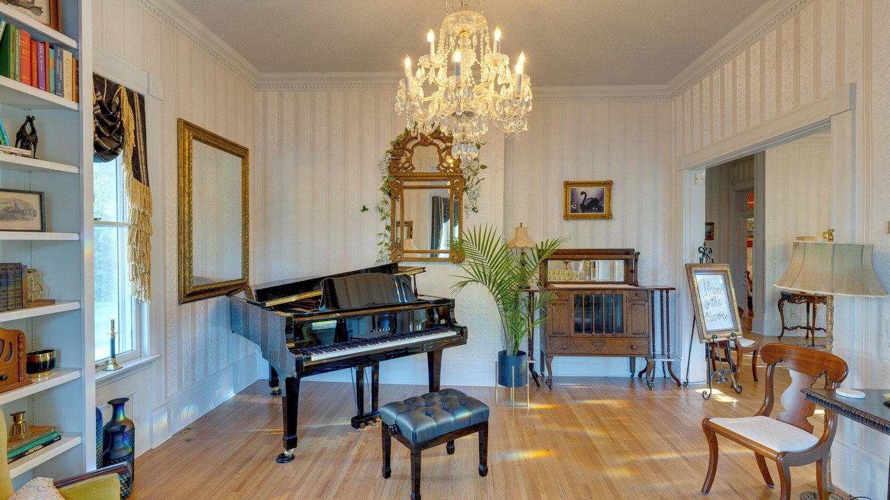Photo of Bedroom in Lawrenceburg