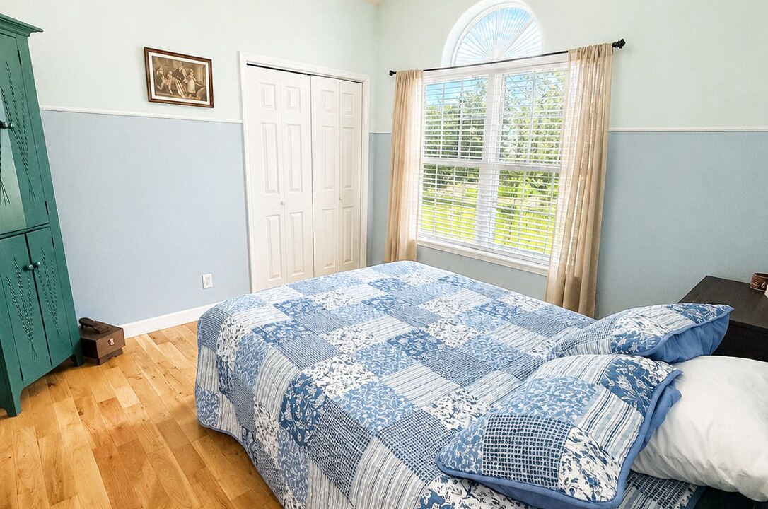 Photo of Bedroom in St. Robert