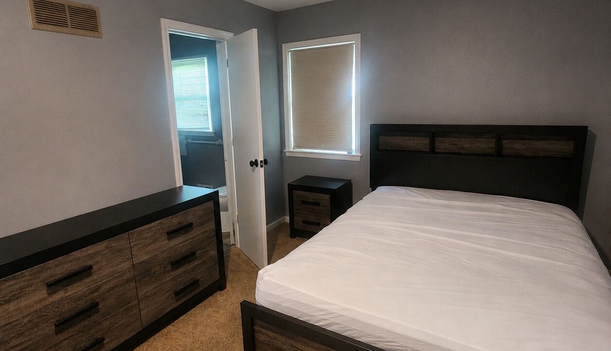 Photo of Bedroom in Raytown