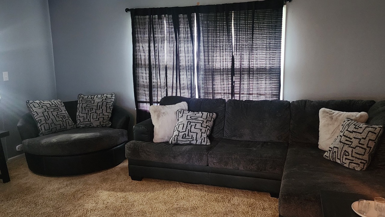 Photo of Livingroom in Raytown