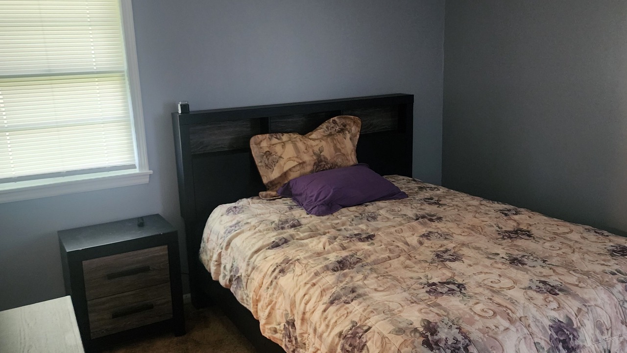 Photo of Bedroom in Raytown