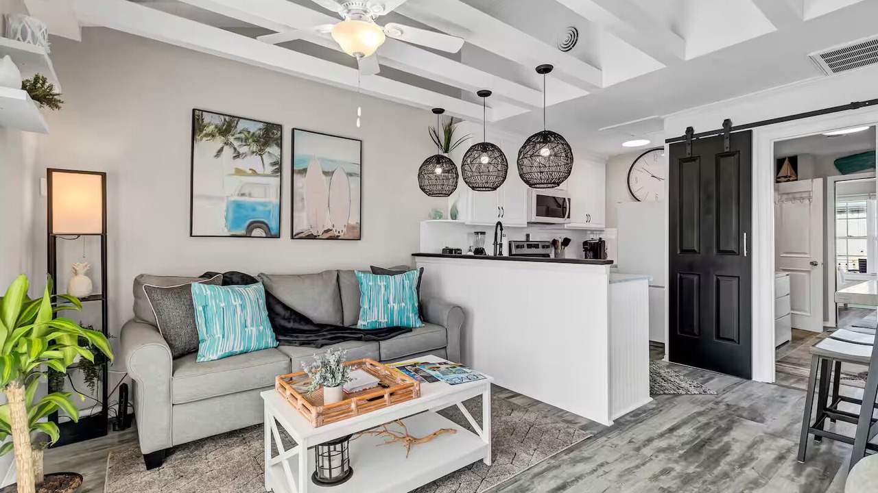 Photo of Livingroom in McCutcheon Field