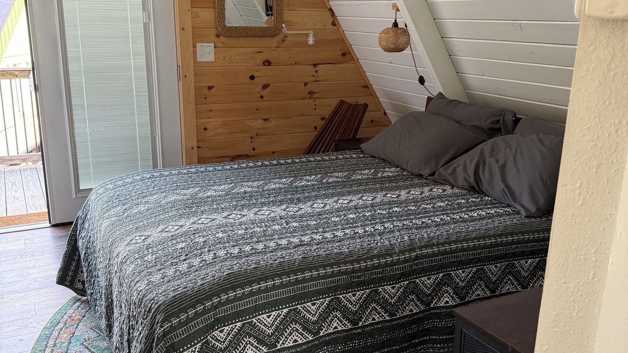 Photo of Bedroom in Ashley Oaks