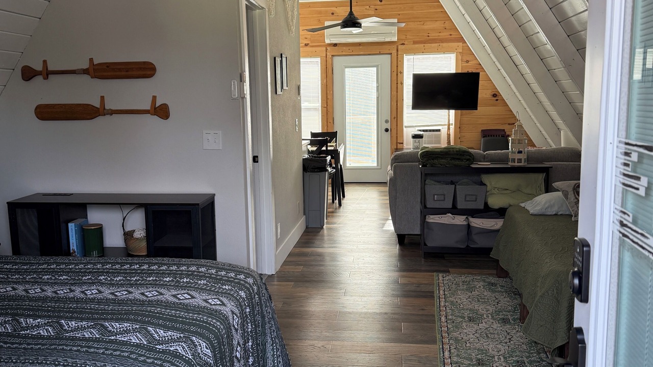 Photo of Bedroom in Ashley Oaks