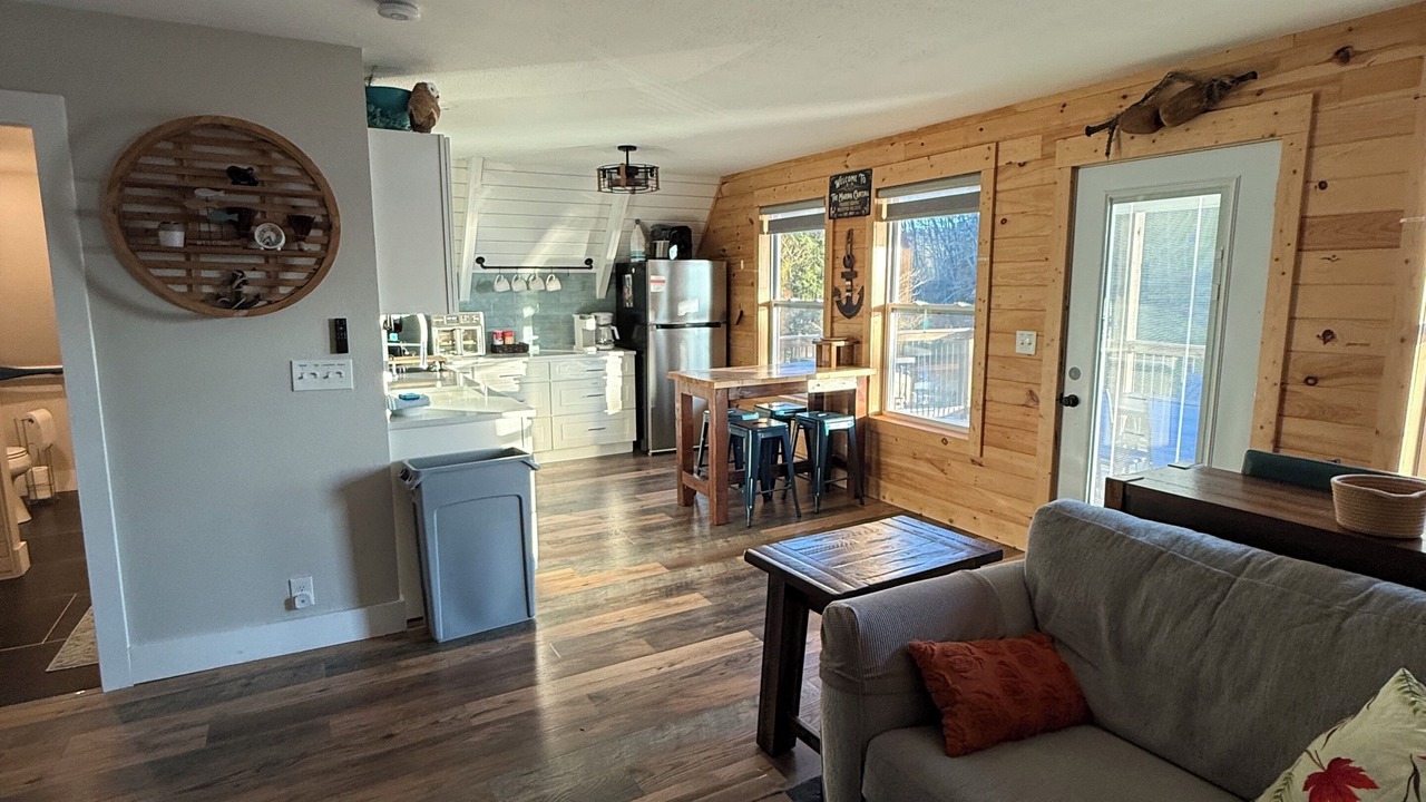 Photo of Livingroom in Ashley Oaks