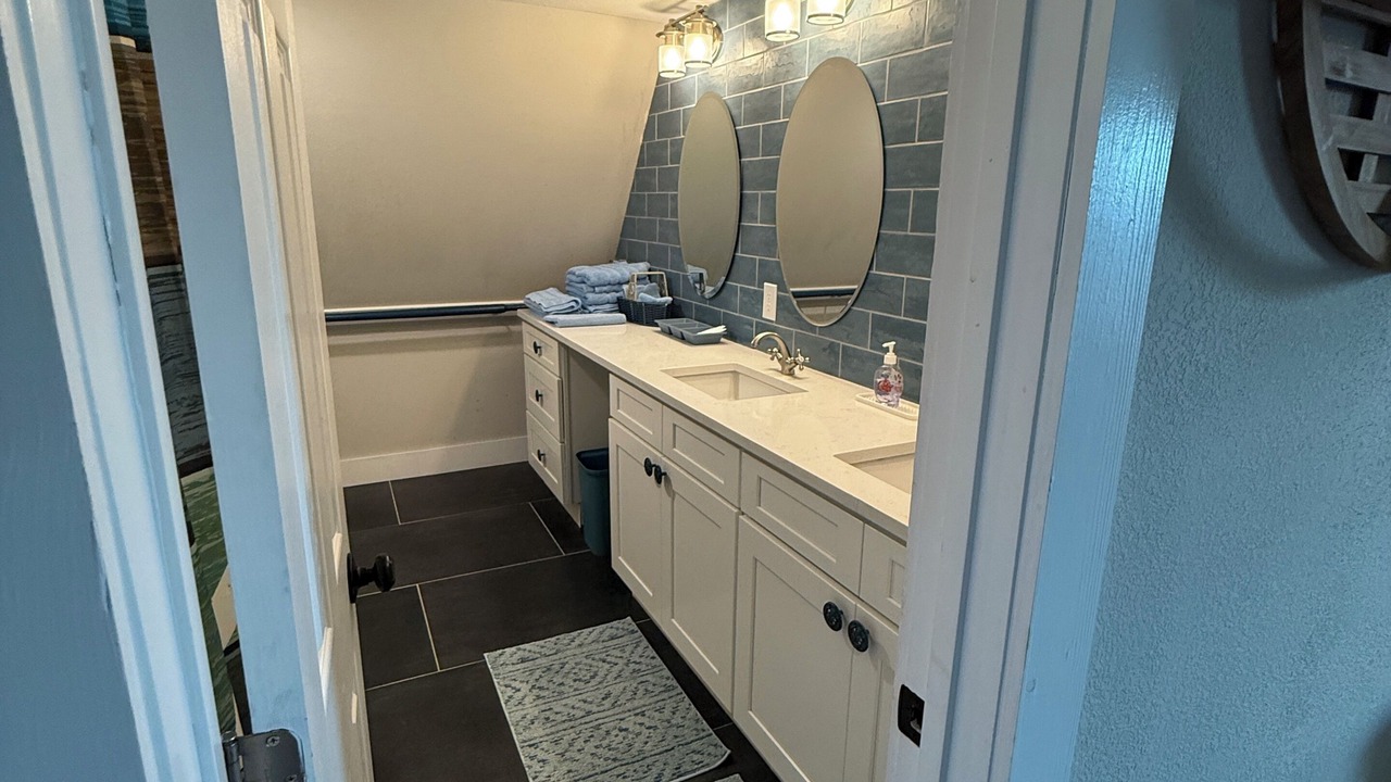 Photo of Bathroom in Ashley Oaks