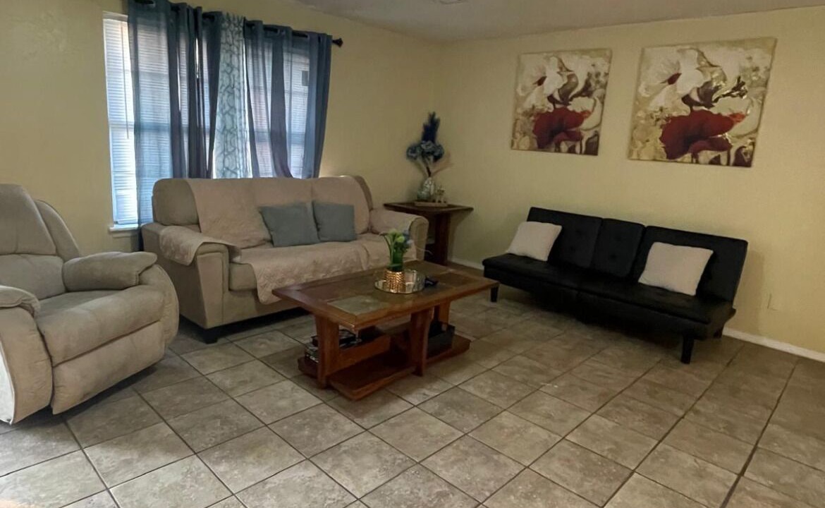 Photo of Livingroom in Muskogee