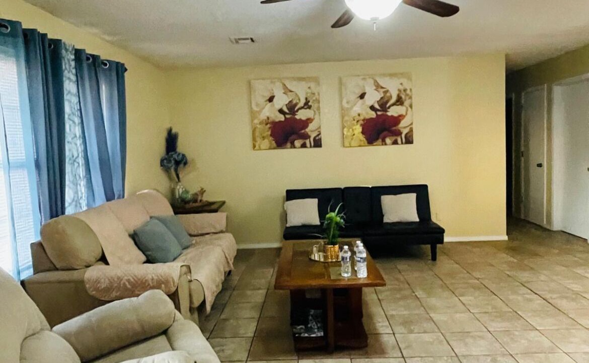 Photo of Livingroom in Muskogee
