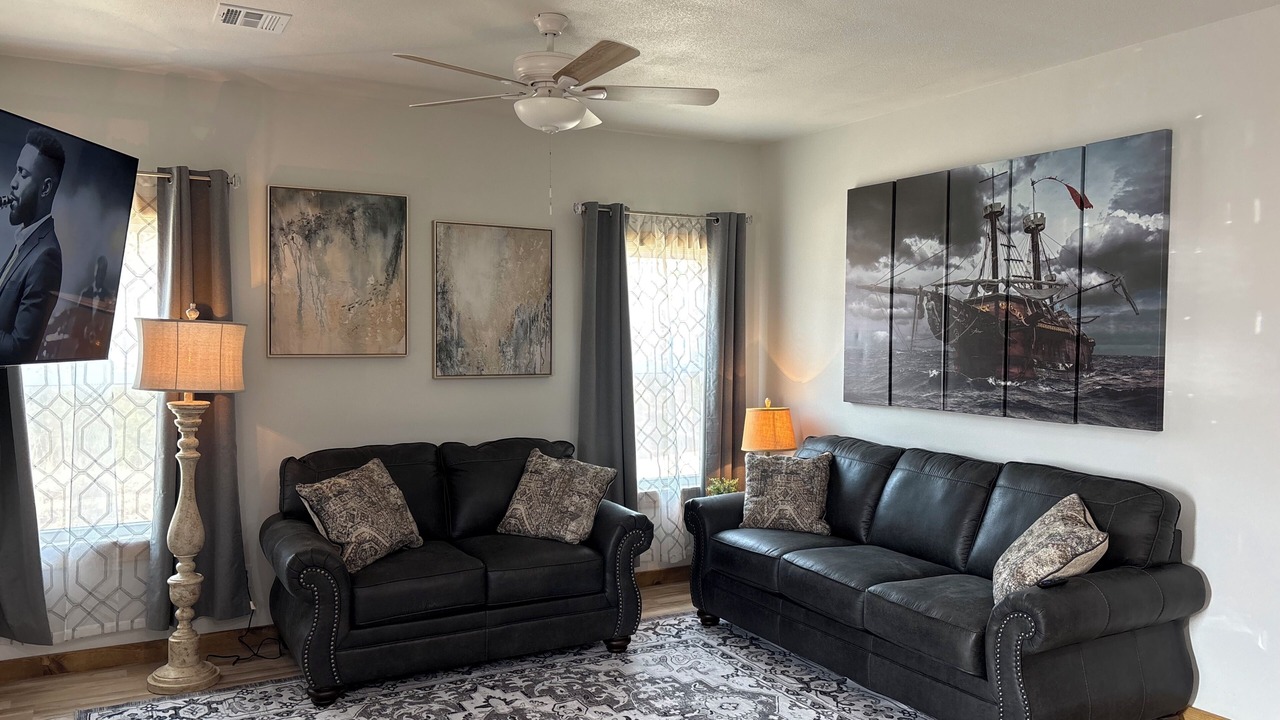 Photo of Livingroom in Cleveland