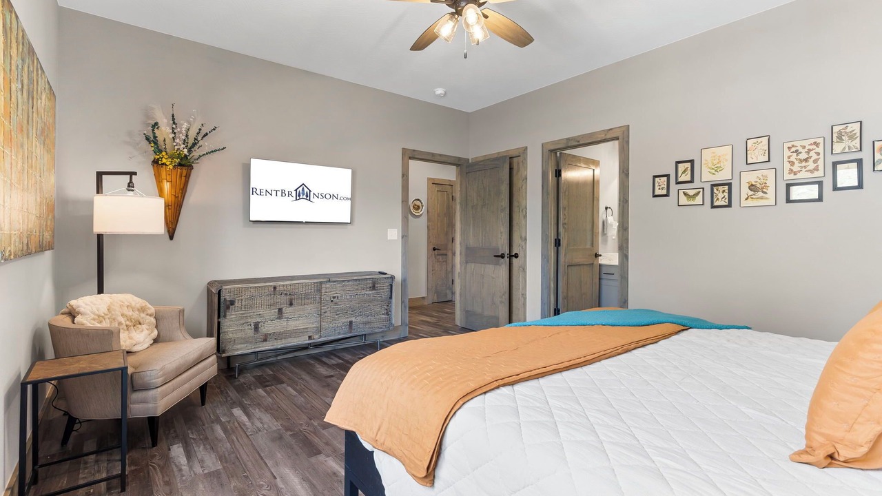 Photo of Bedroom in Branson Theater District