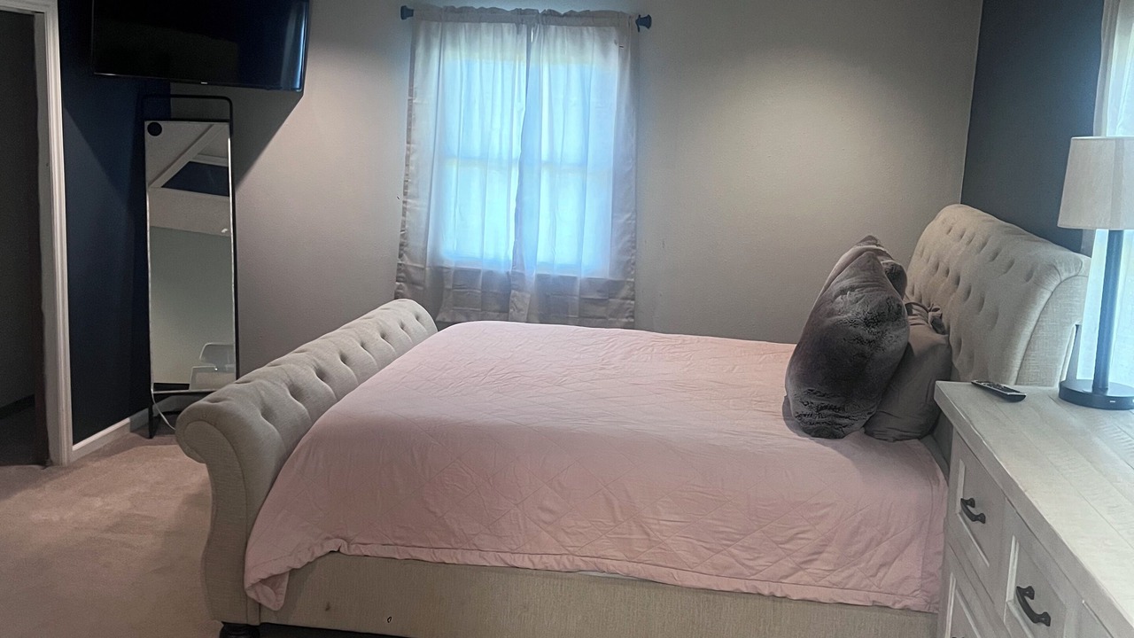Photo of Bedroom in Newton