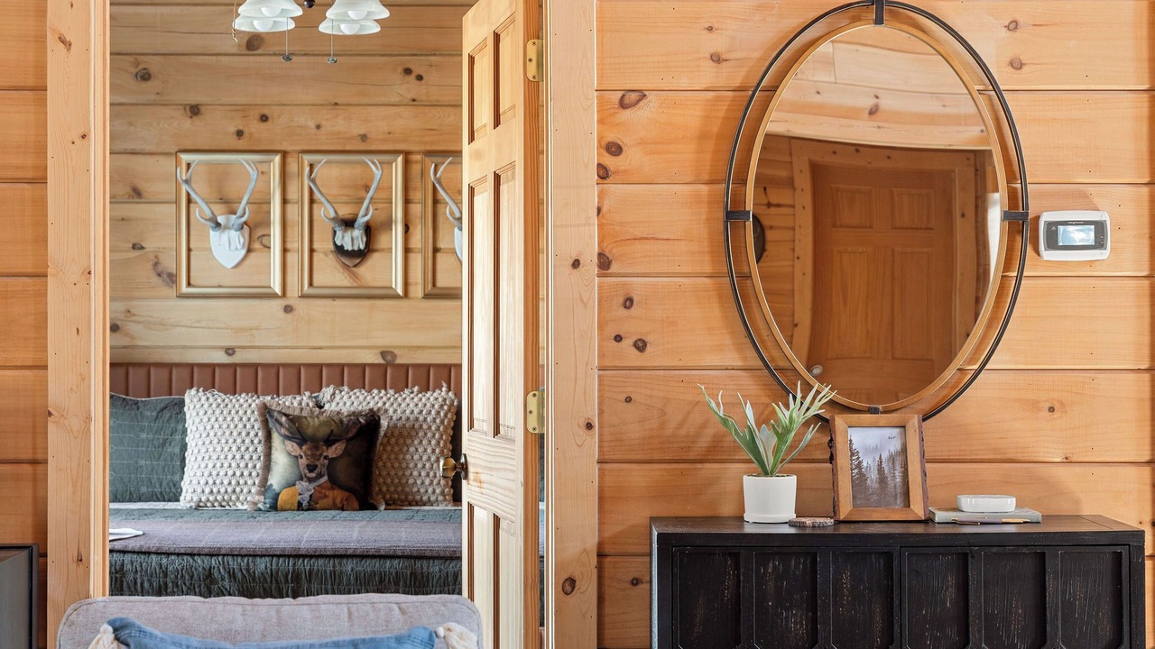 Photo of Bedroom in Branson Cedars