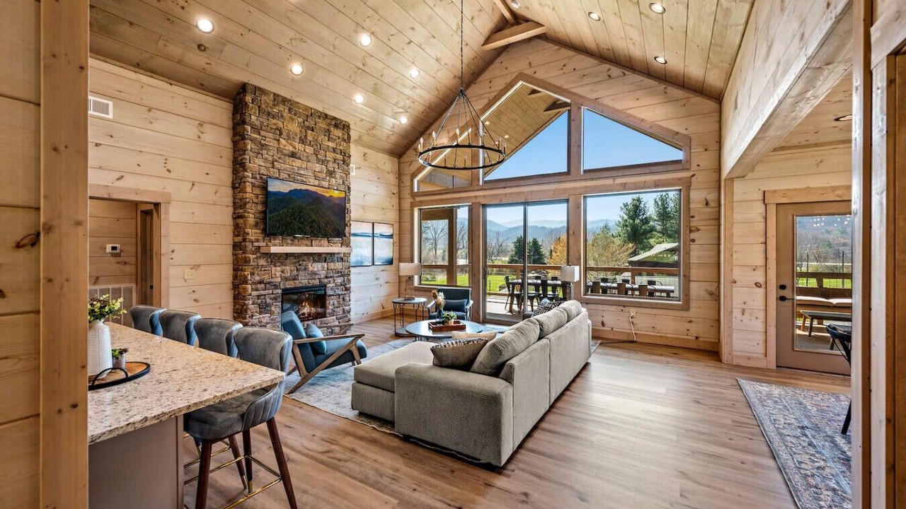 Photo of Bedroom in Wears Valley