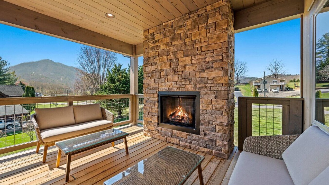 Photo of Livingroom in Wears Valley