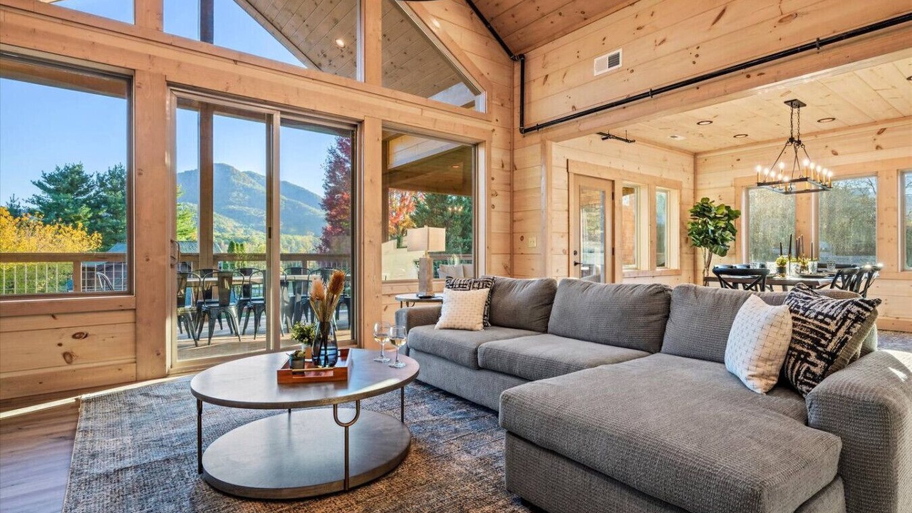 Photo of Bedroom in Wears Valley