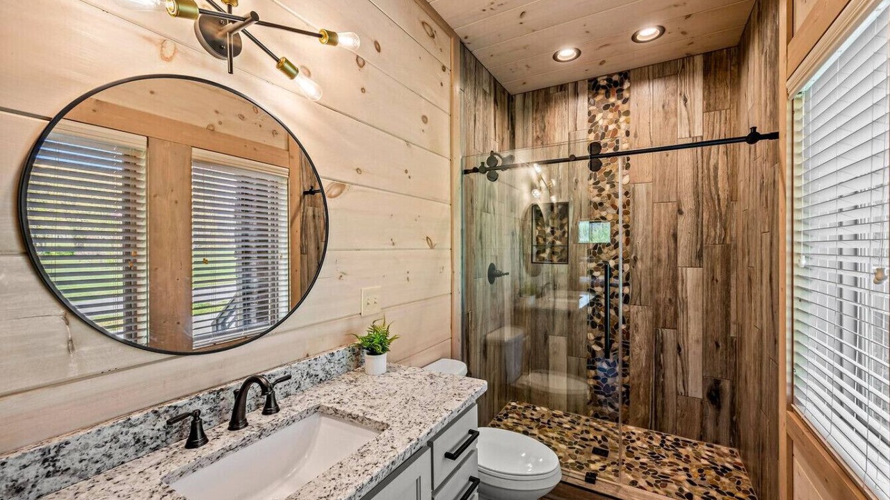 Photo of Bathroom in Wears Valley