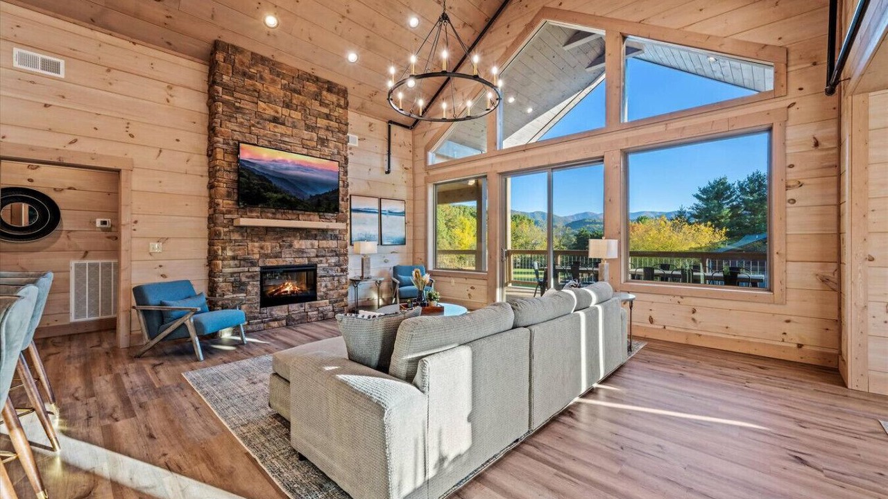 Photo of Bedroom in Wears Valley
