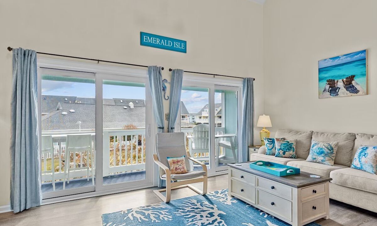 Photo of Livingroom in Emerald Isle