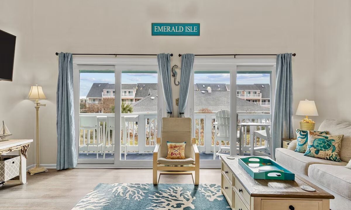 Photo of Patio Balcony in Emerald Isle