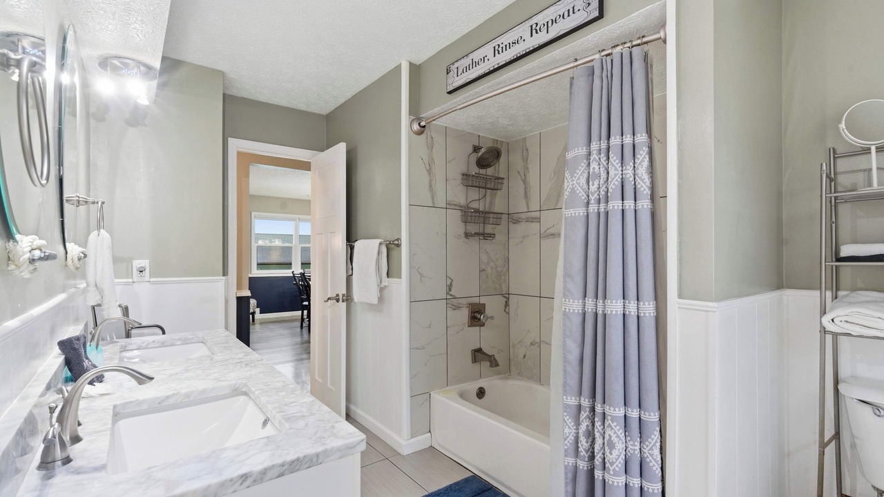 Photo of Bathroom in Downtown Branson