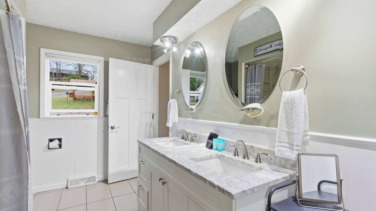 Photo of Bathroom in Downtown Branson