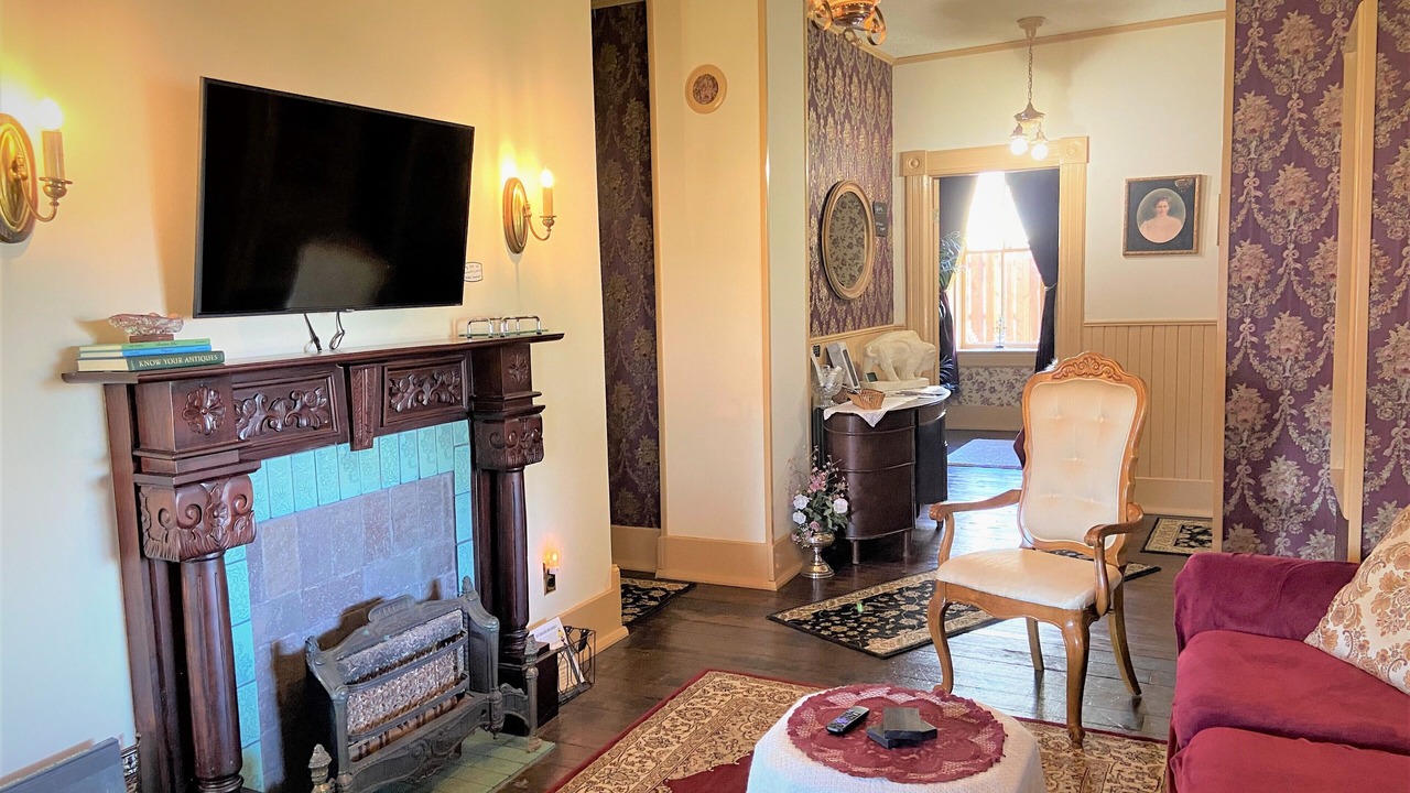 Photo of Livingroom in Hays