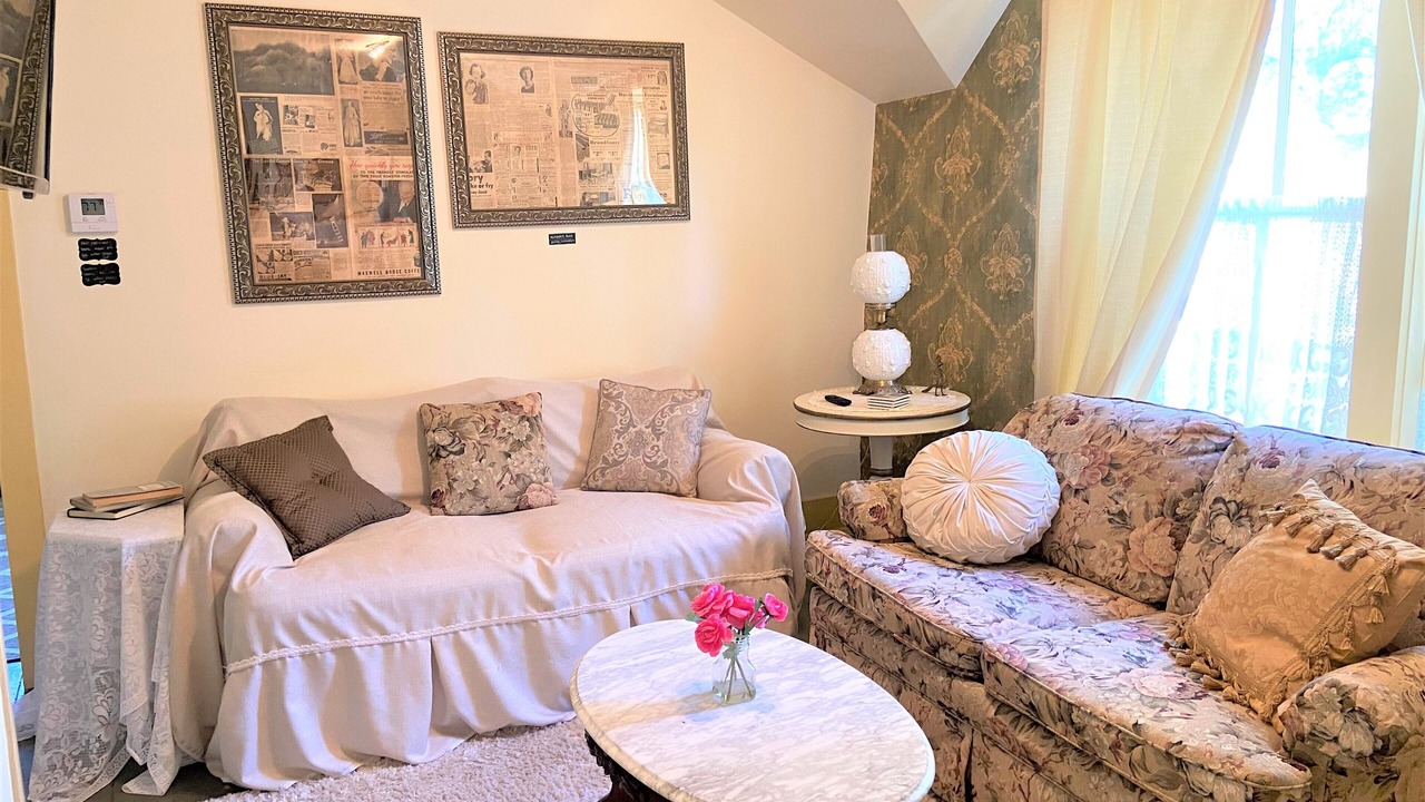 Photo of Livingroom in Hays