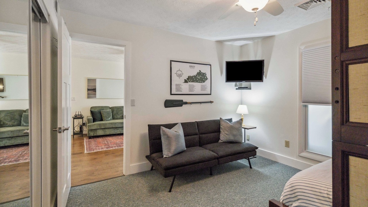 Photo of Livingroom in Bronston