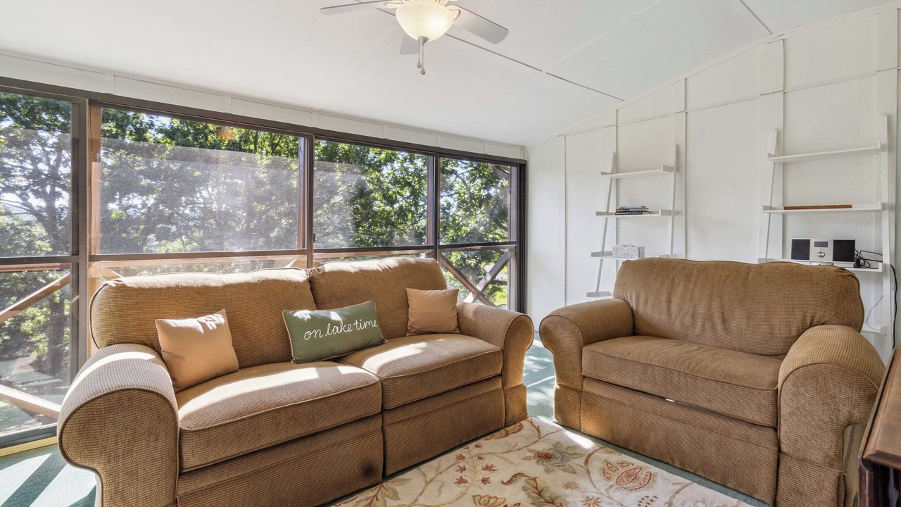 Photo of Livingroom in Bronston
