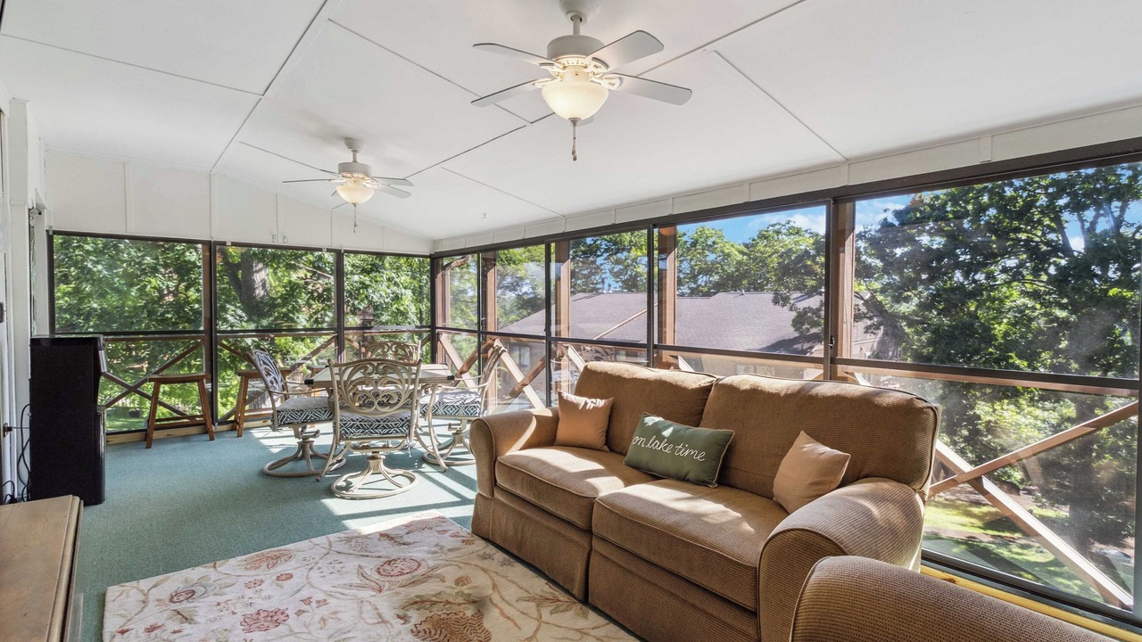 Photo of Livingroom in Bronston