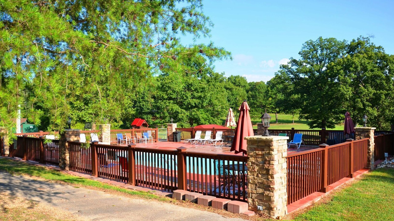 Photo of Patio Balcony in Branson Cedars