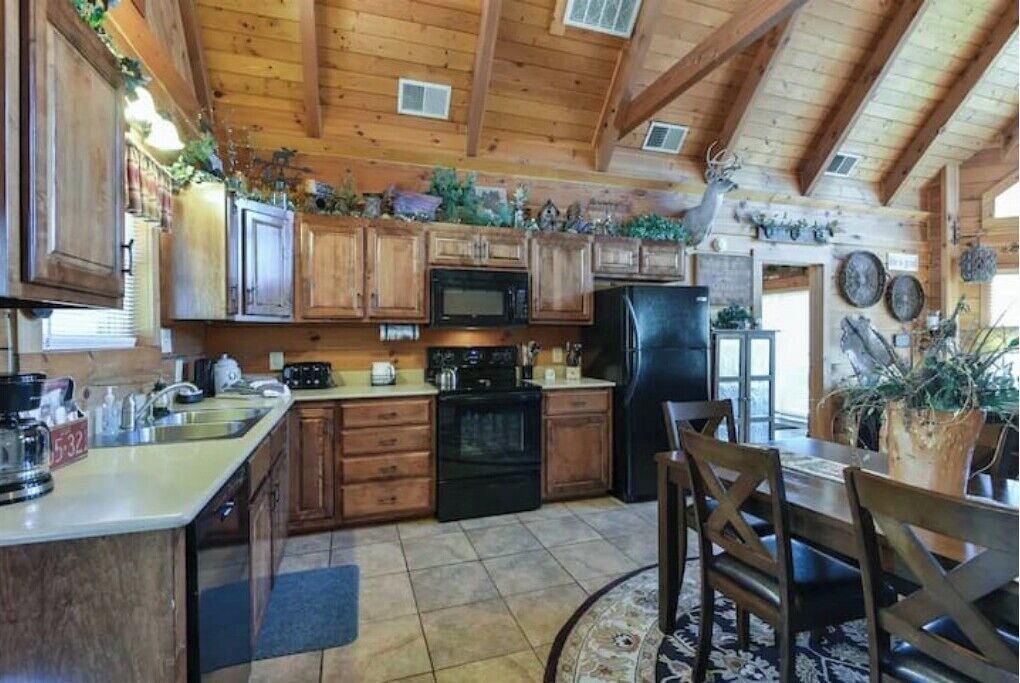 Photo of Kitchen in Branson Cedars