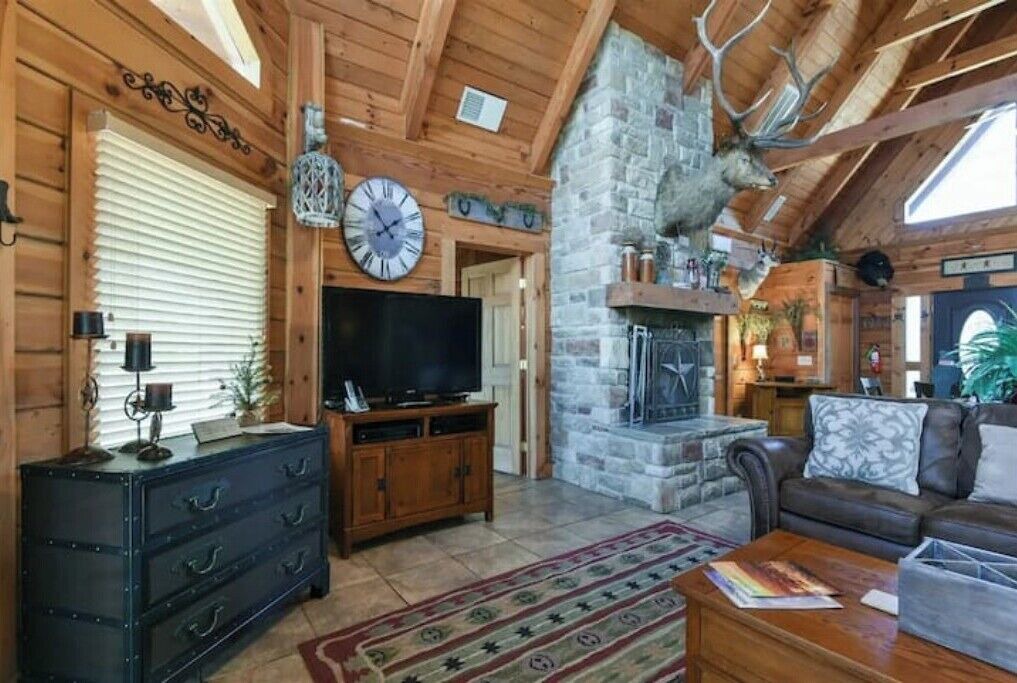Photo of Livingroom in Branson Cedars