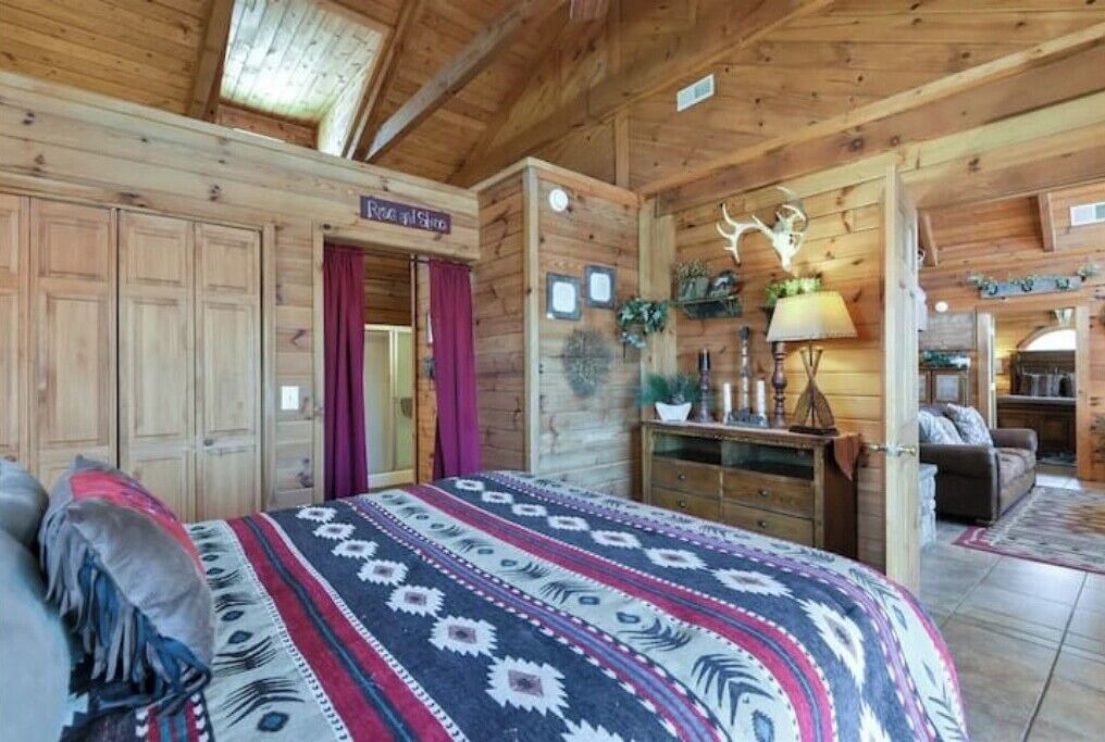 Photo of Bedroom in Branson Cedars