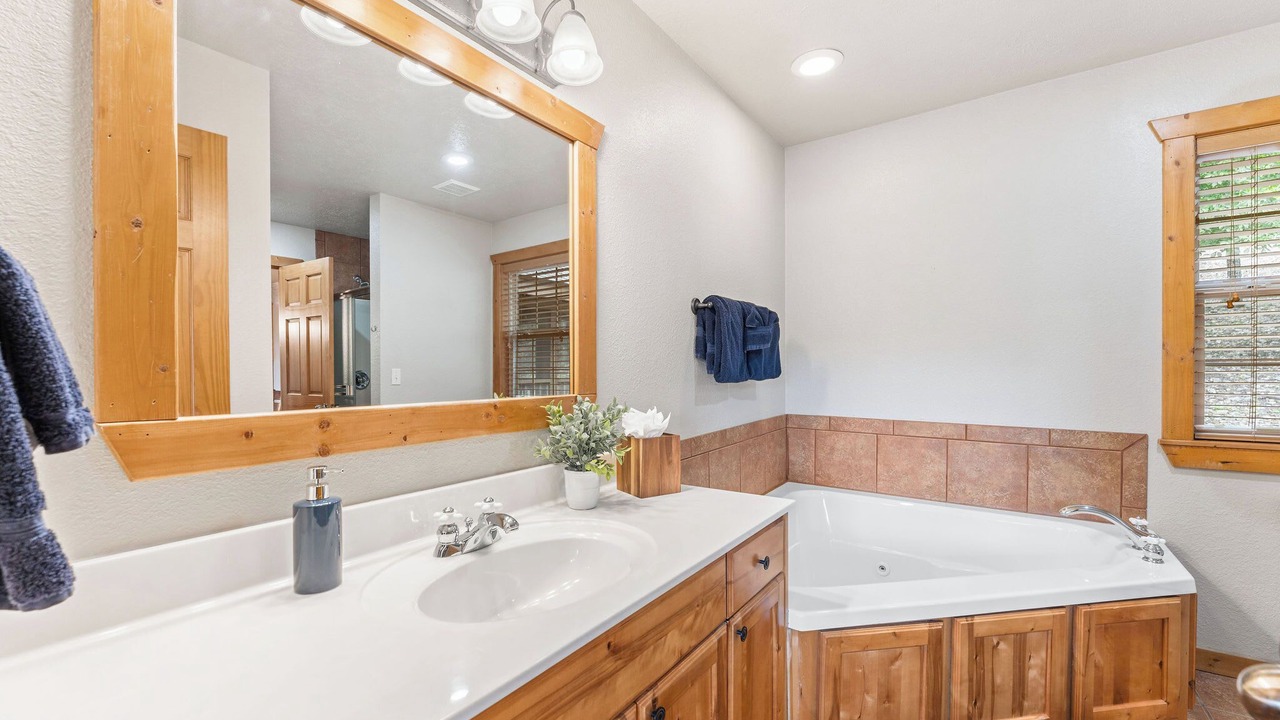 Photo of Bathroom in Reeds Spring
