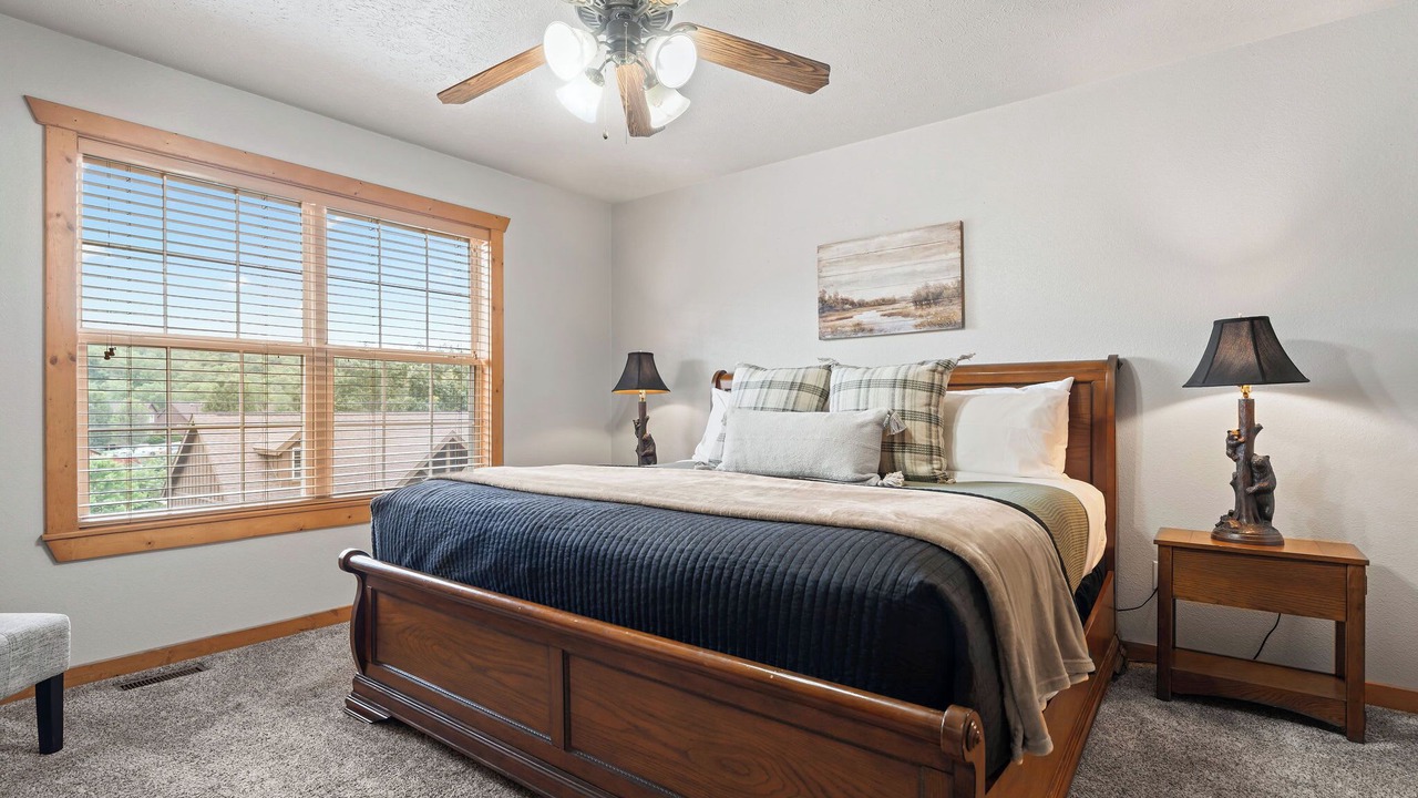 Photo of Bedroom in Reeds Spring