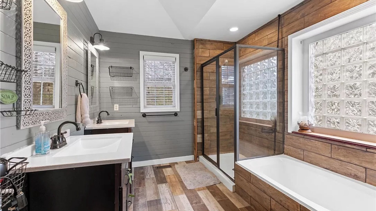 Photo of Bathroom in Bella Vista