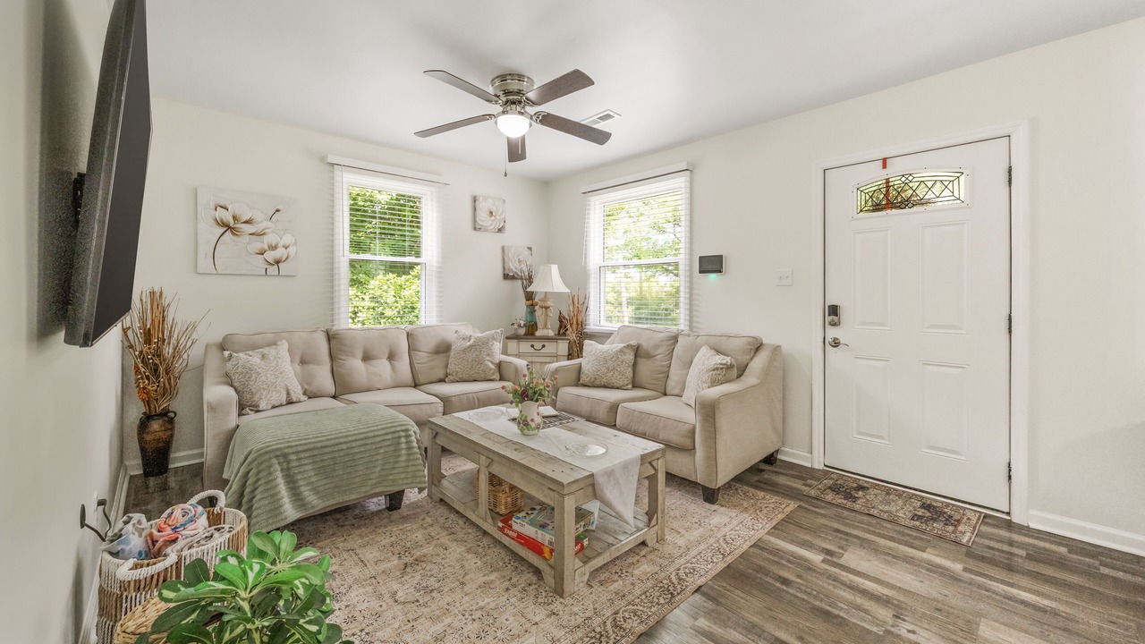 Photo of Livingroom in Knoxville
