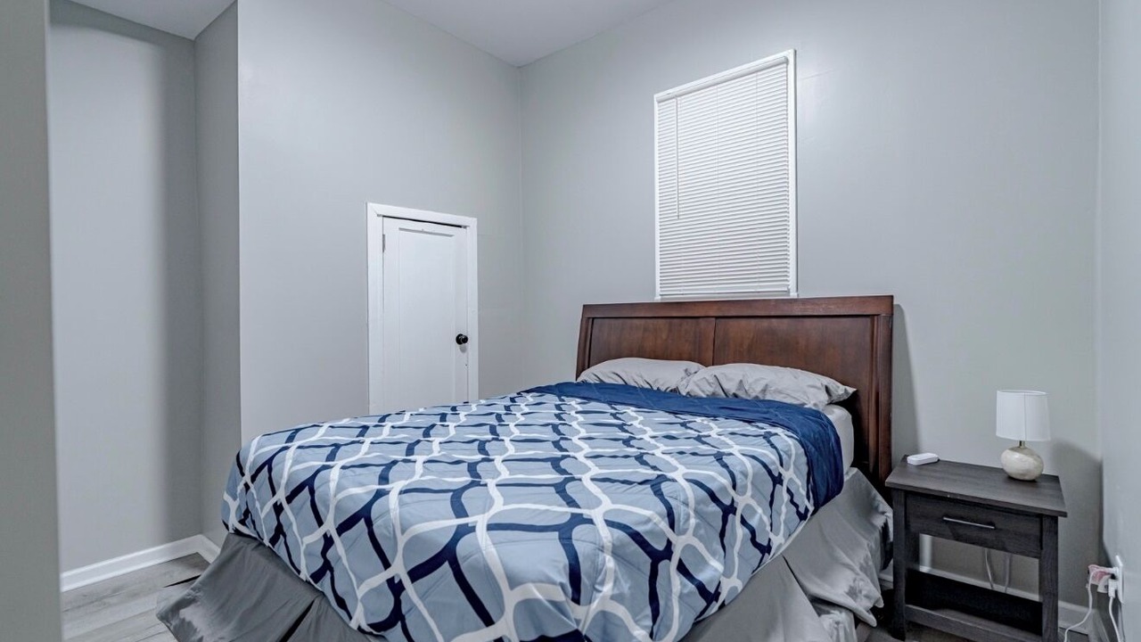 Photo of Bedroom in Shelby Park