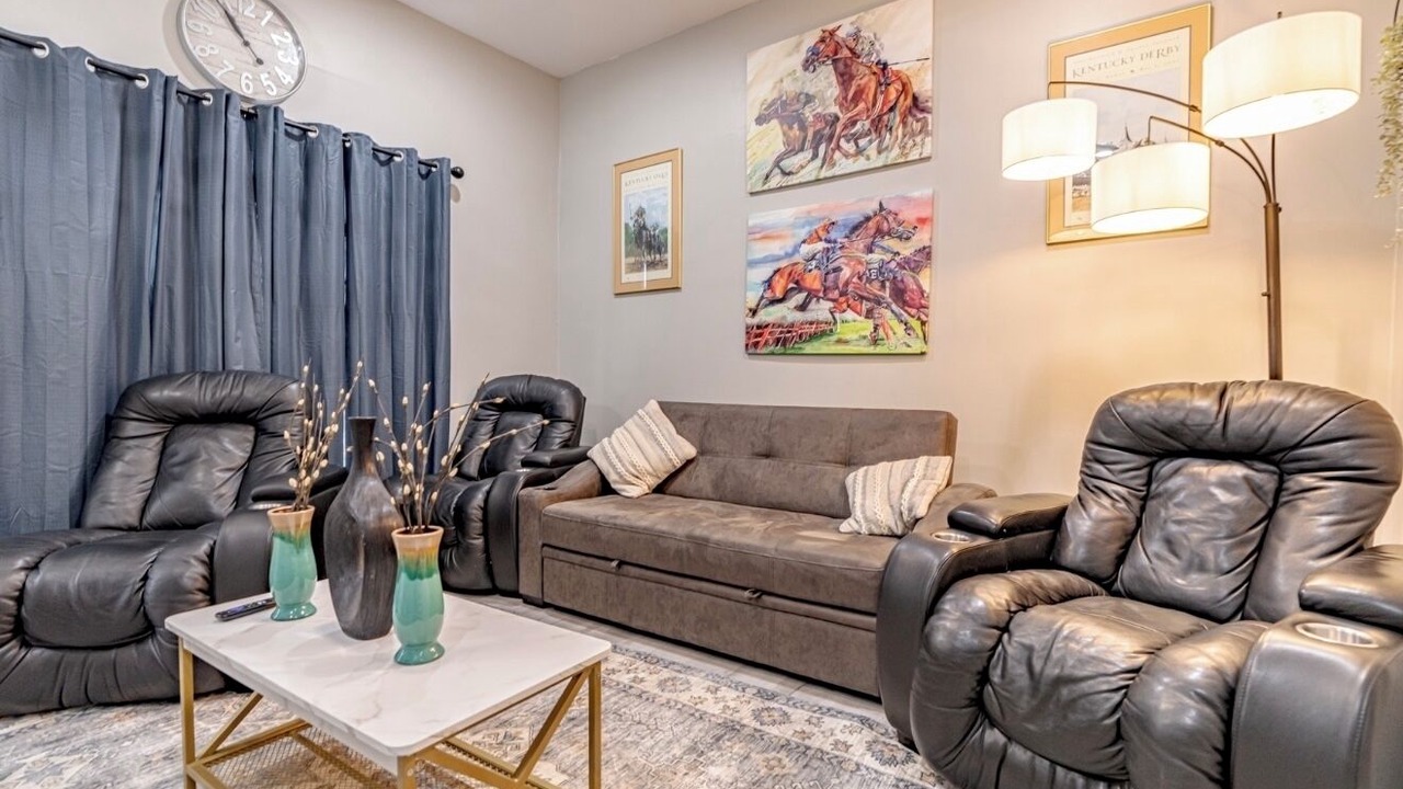 Photo of Livingroom in Shelby Park