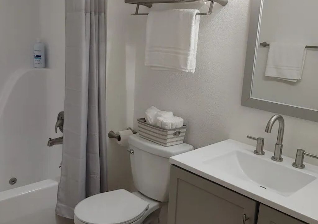 Photo of Bathroom in Kimberling City