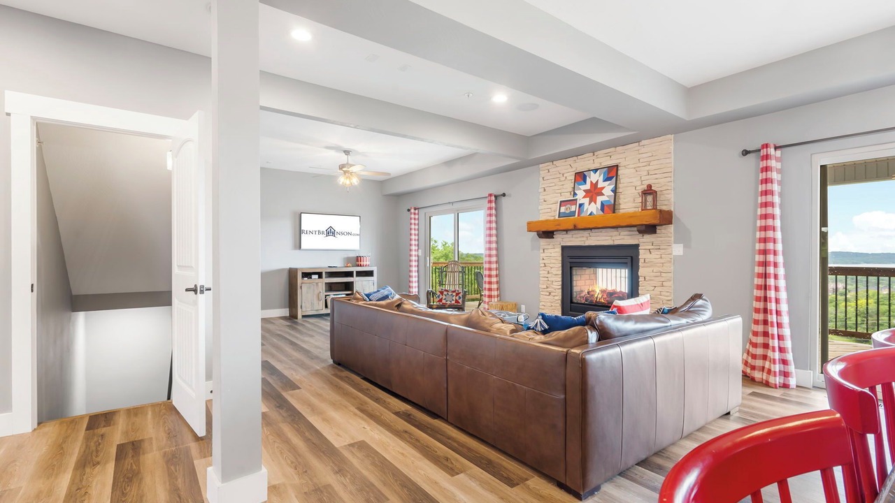Photo of Livingroom in Table Rock